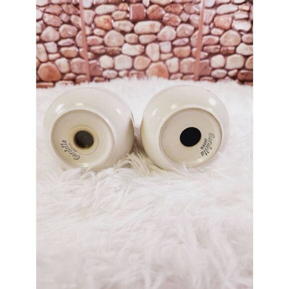 Vintage Stoneware cordella burnet salt and pepper shakers - Picture 6 of 7